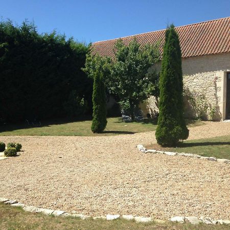 Les Clos Bleus Neuville-du-Poitou 외부 사진