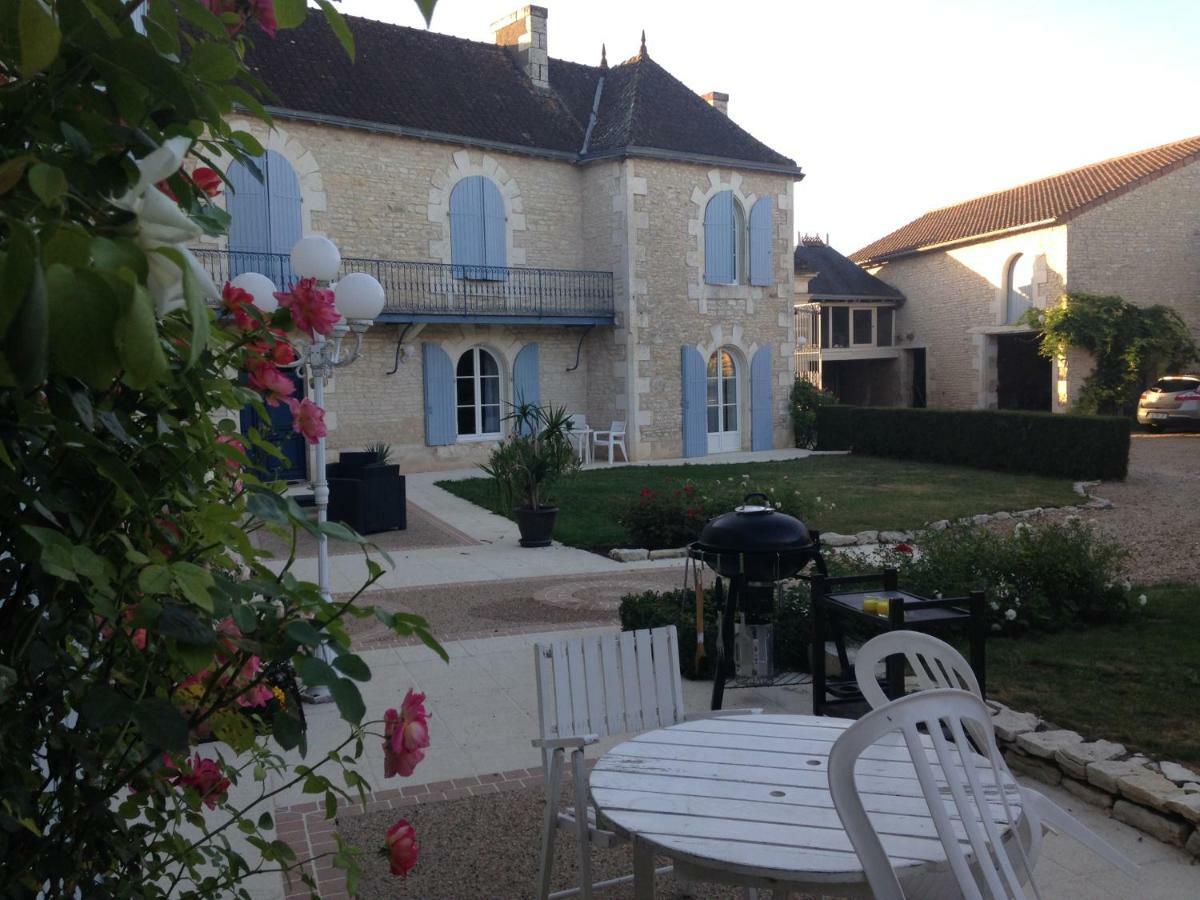Les Clos Bleus Neuville-du-Poitou 외부 사진
